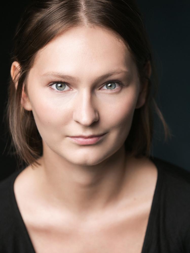 Photo of Hannah Thomas-Davies