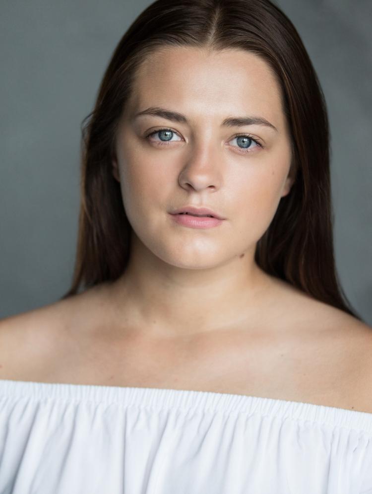 Photo of Laura Woods
