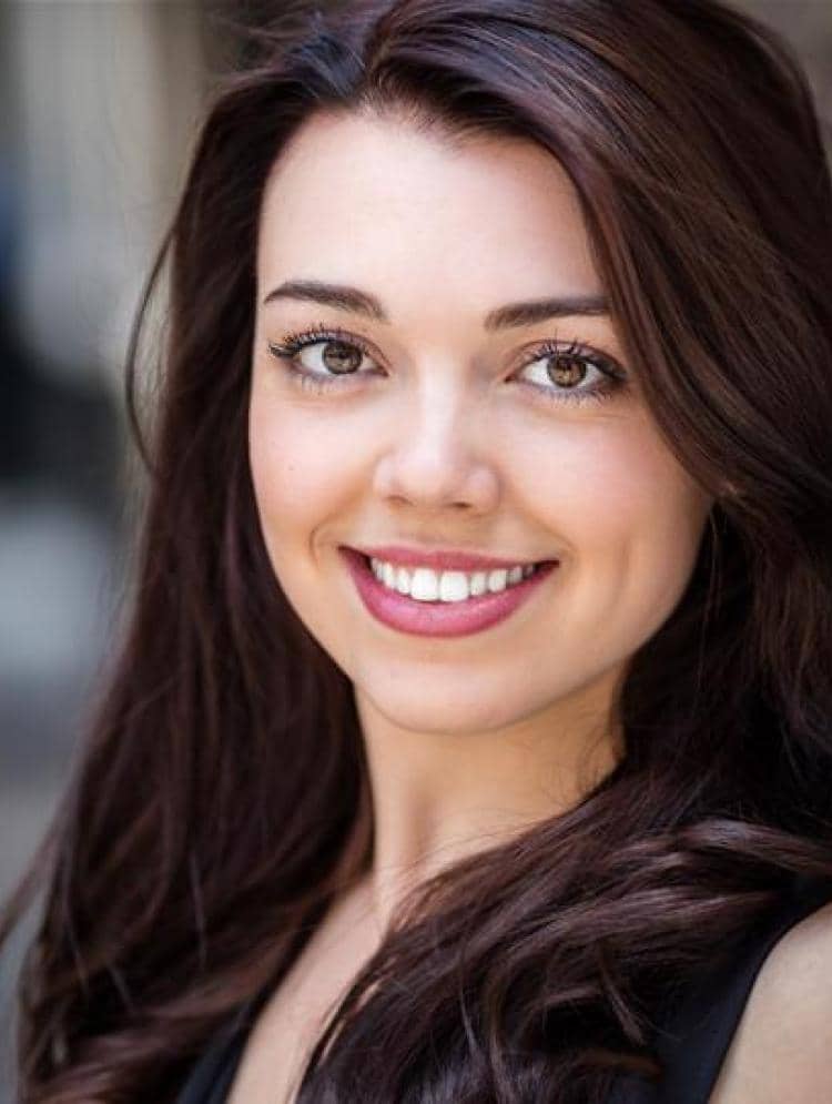Photo of Samantha Thomas